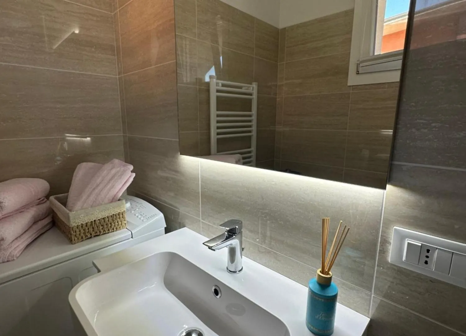 Holiday House Al Porto Peschiera del Garda 0*,  Italy